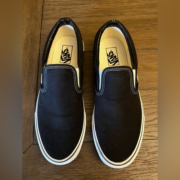 Authentic Vans Black and White Size 10. New without box, never worn. - Picture 1 of 7
